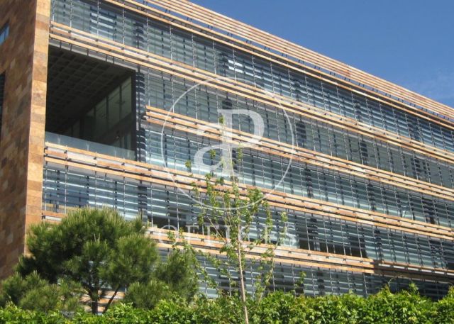 Immeuble de bureaux exclusif à louer