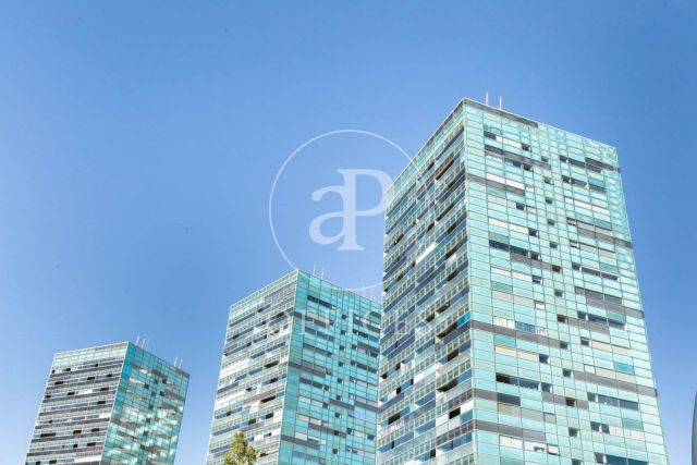 Edifici exclusivament d’oficines en venda