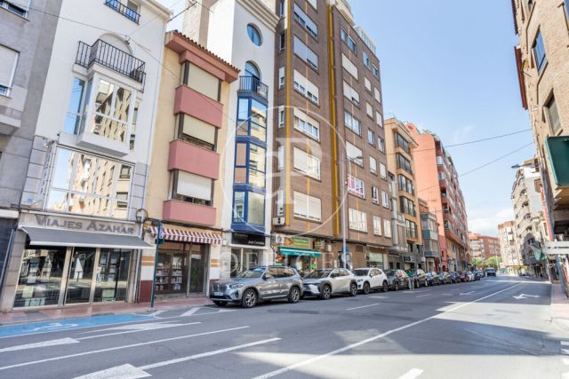 Exclusive offices building for sale
